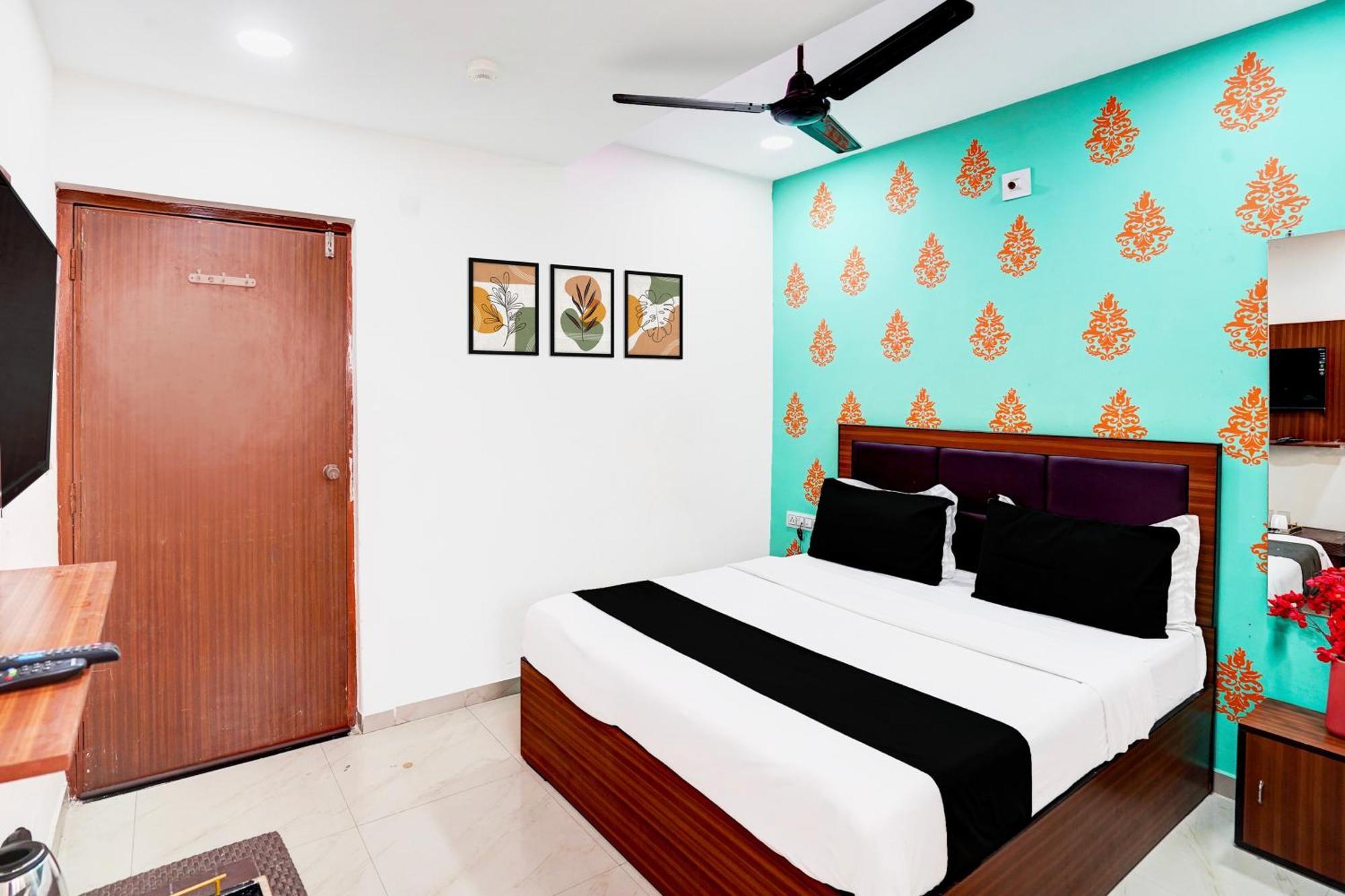 Super Hotel O Geeta Mandir Formerly Hotel Green Park Ahmedabad Exterior foto