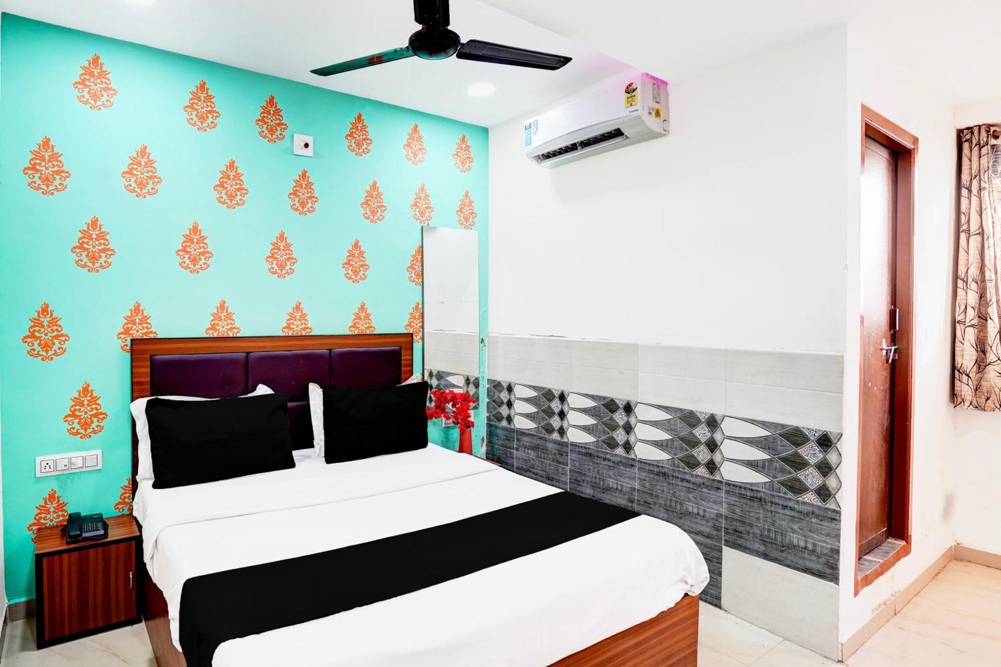 Super Hotel O Geeta Mandir Formerly Hotel Green Park Ahmedabad Exterior foto